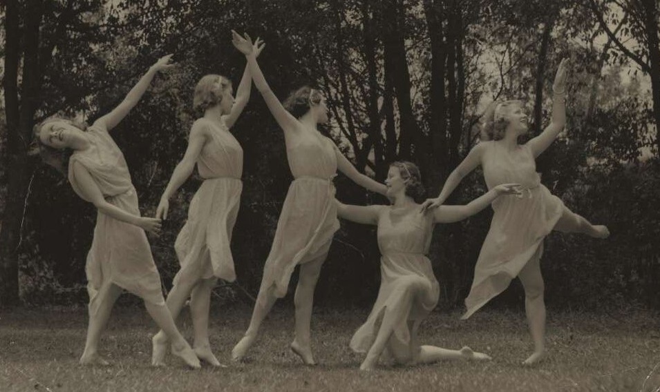 Lightfoot, Louise & Burlakov, Mischa. (1937). Outdoor photograph of Moya Beaver and four other pupils of Louise Lightfoot and Mischa Burlakov in a free dance pose, ca. 1937, [1] http://nla.gov.au/nla.obj-224096473