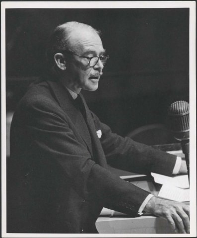 Image of Mr R. G. Casey addressing the UN General Assembly