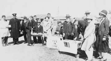 Voting taking place during the Referendum on licensing of Hotels, Canberra Election, 1928, Canberra