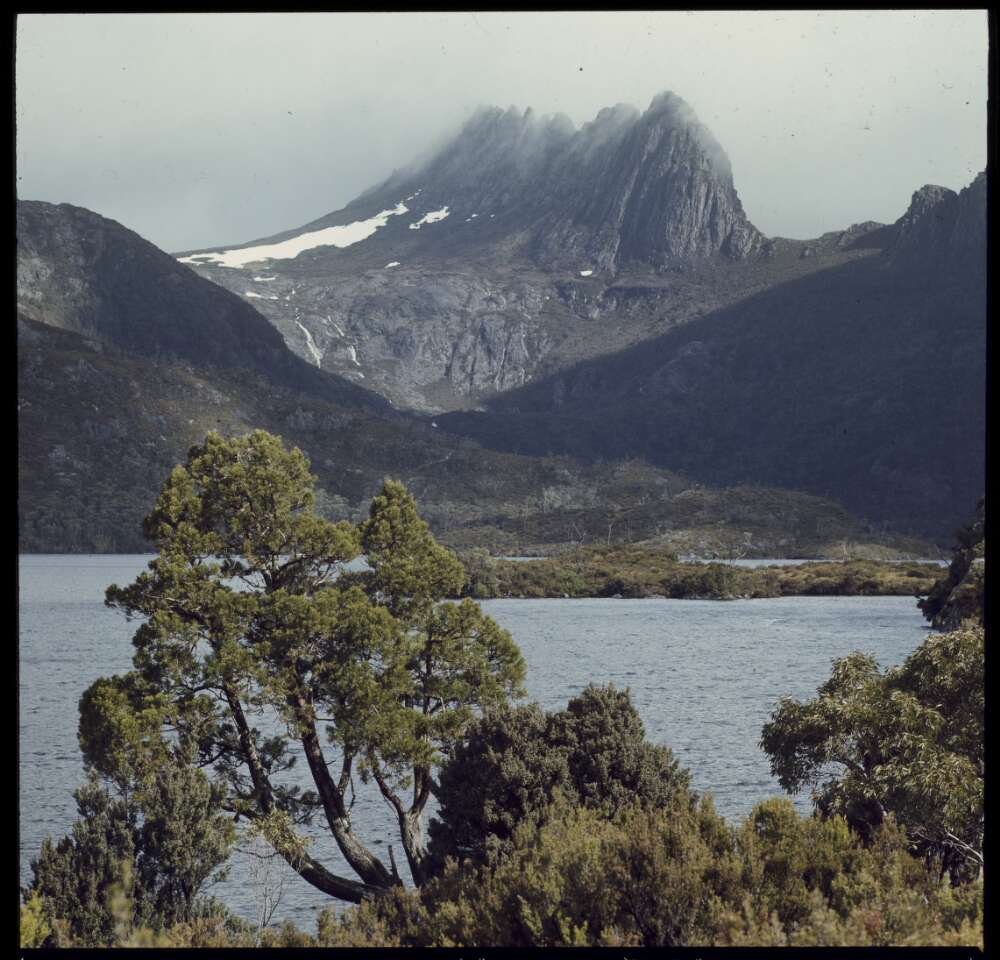 A view over Lake St Clair to Cradle Mountain in the north of Tasmania
